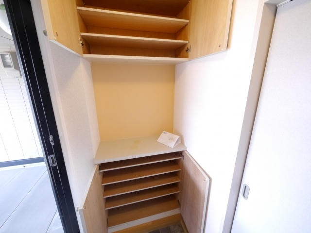 シューズボックス