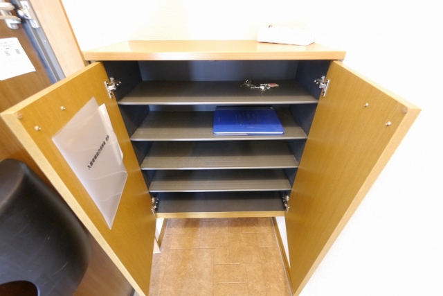 シューズボックス