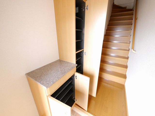 シューズボックス