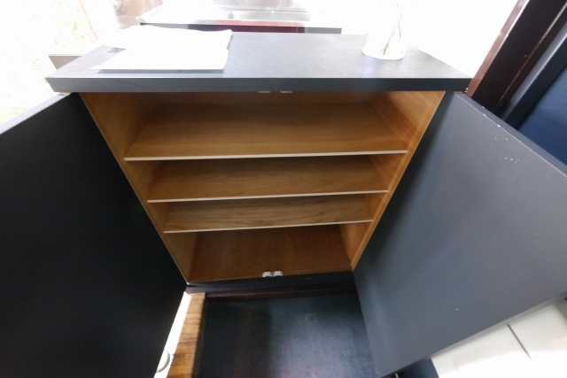 シューズボックス