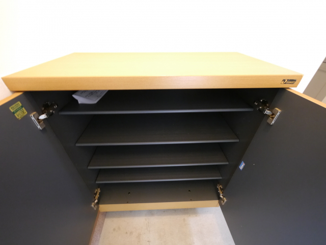 シューズボックス