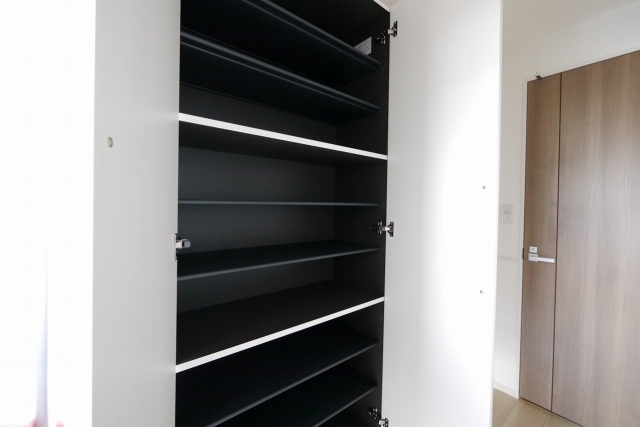 シューズボックス