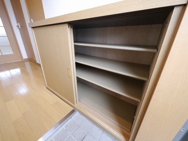 シューズボックス