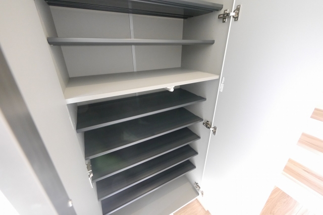 シューズボックス